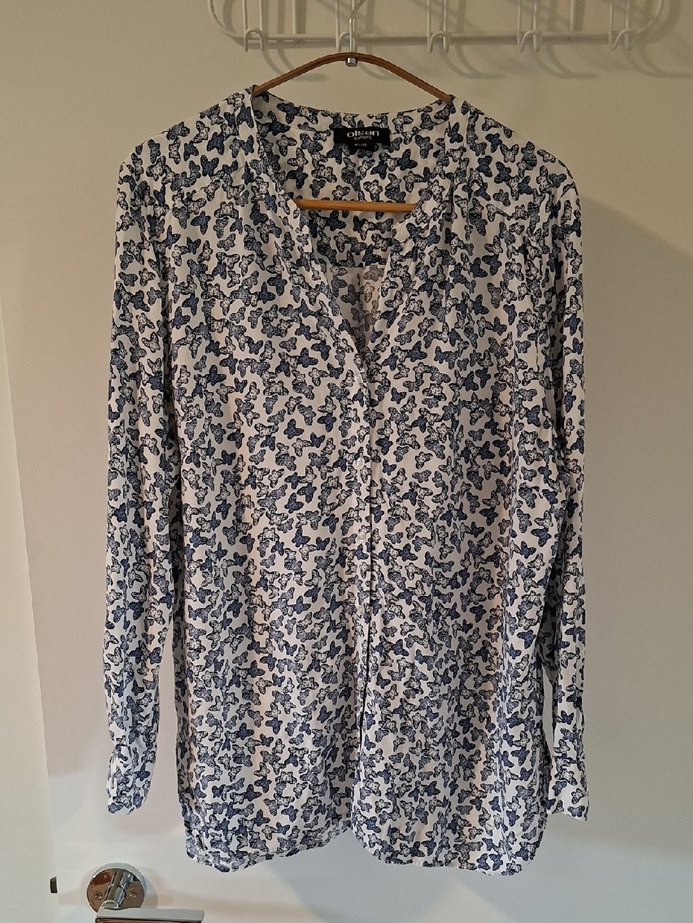 Olsen White & Blue Ditsy Butterfly Print Collarless Button-up Blouse (Size L/12)